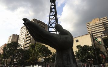 Reuters: empresas petroleras buscan permisos en EE UU para continuar inversiones en PDVSA Reuters: empresas petroleras buscan permisos en EE UU para continuar inversiones en PDVSA