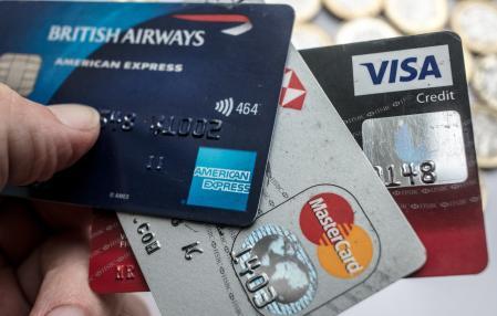 Bank of America da consejos a sus clientes sobre el uso de sus tarjetas de crédito.