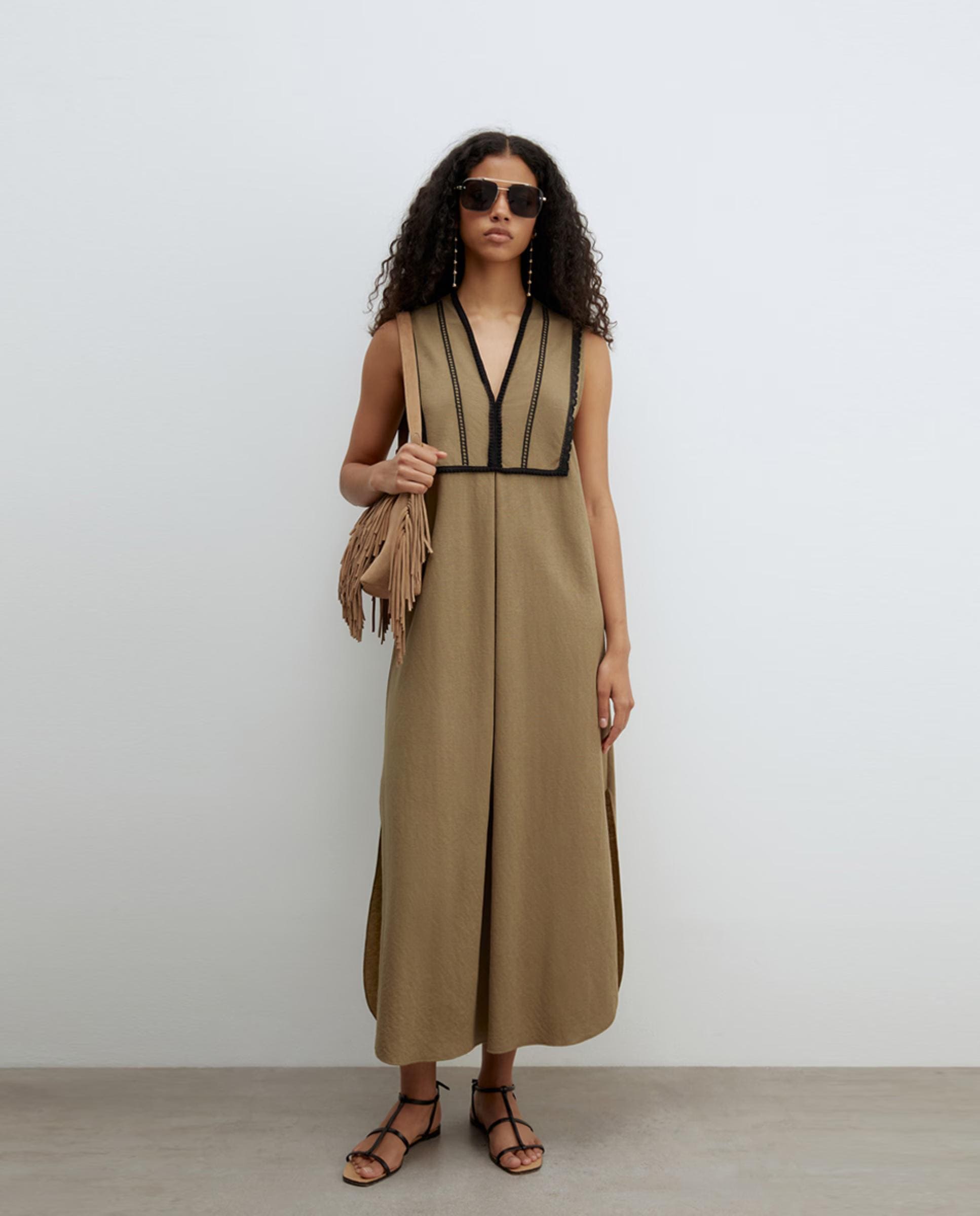 Vestido de lino puntilla, Sfera