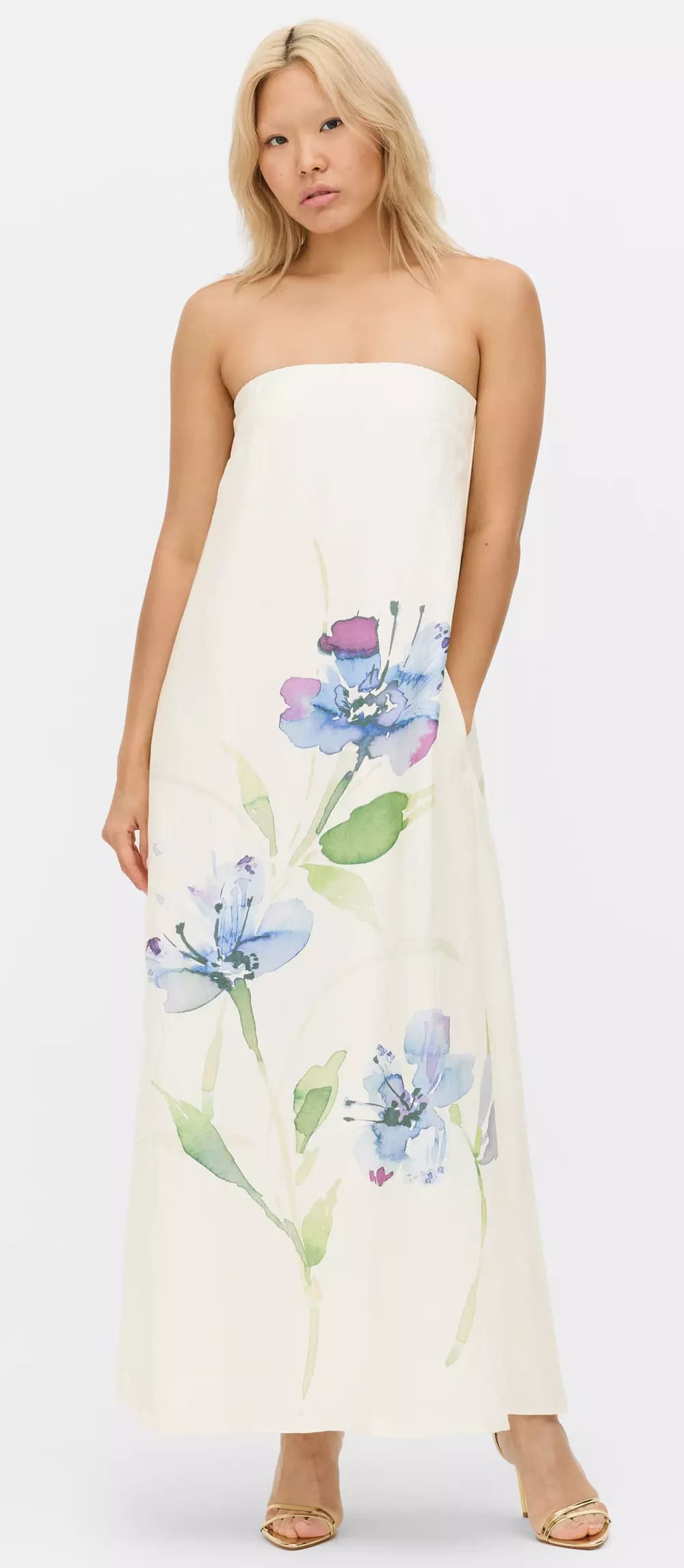 El vestido largo palabra de honor de flores en color crema de Primark