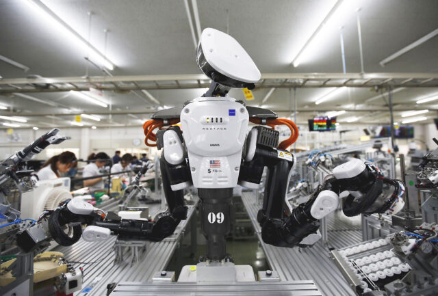 China despliega su ambición en IA con robots humanoides