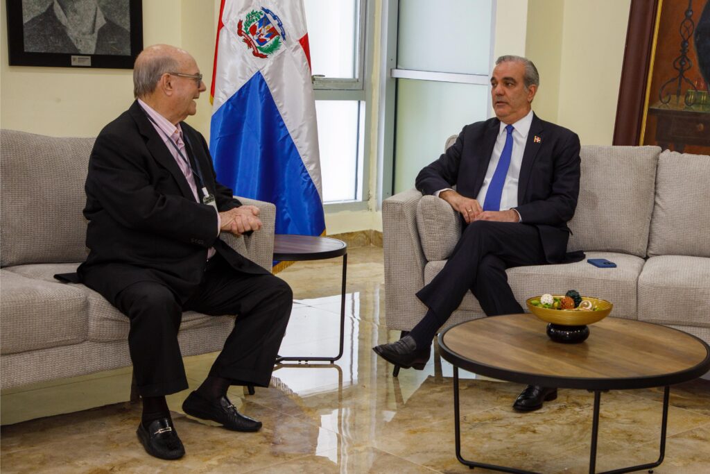 Presidente Abinader continúa diálogo nacional sobre Haití con visita este viernes al expresidente Hipólito Mejía