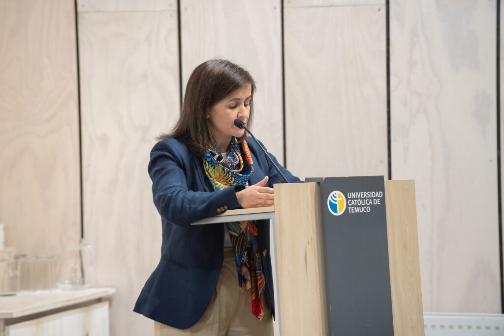 Premio Nacional de Medicina 2024 inspira a estudiantes de la UCT con su legado en COANIQUEM y su compromiso social para la formación profesional > UCT