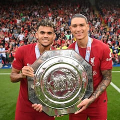 Luis Díaz y Darwin, pie y medio fuera del Liverpool
