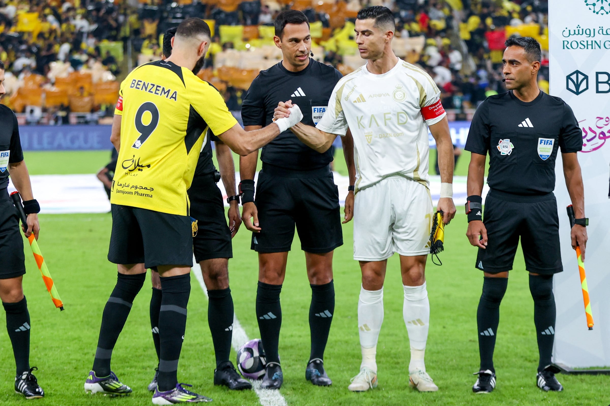 Al Nassr y Al Ittihad se enfrentan en Riad con Cristiano Ronaldo y Karim Benzema como protagonistas en la semifinal de la Supercopa de Arabia Saudita 2025. (Foto: AFP)