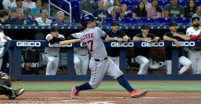 José Altuve hizo historia con 322 bases robadas José Altuve hizo historia con 322 bases robadas