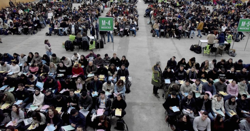 Examen de residencias médicas: 117 médicos se presentaron a rendir hoy tras las sospechas de fraude