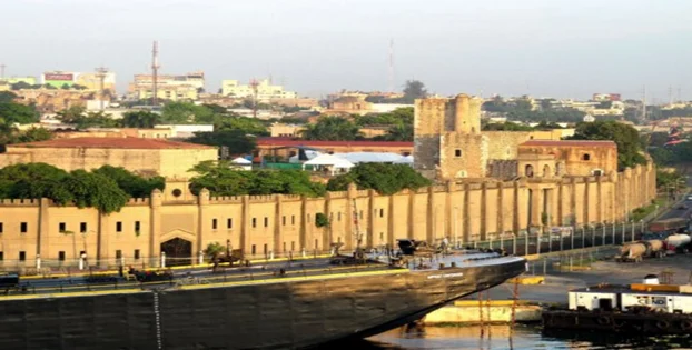 La-ciudad-de-Santo-Domingo-amurallada