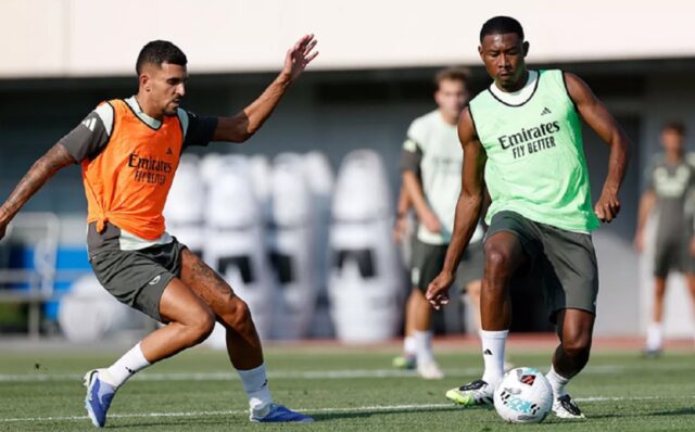 El Real Madrid tiene su primer entrenamiento de pretemporada El Real Madrid tiene su primer entrenamiento de pretemporada