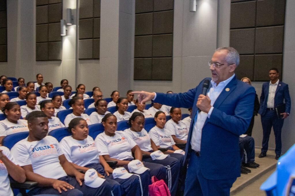 Presidente del Consejo Nacional de Drogas destaca que mayoría de jóvenes dominicanos son sanos