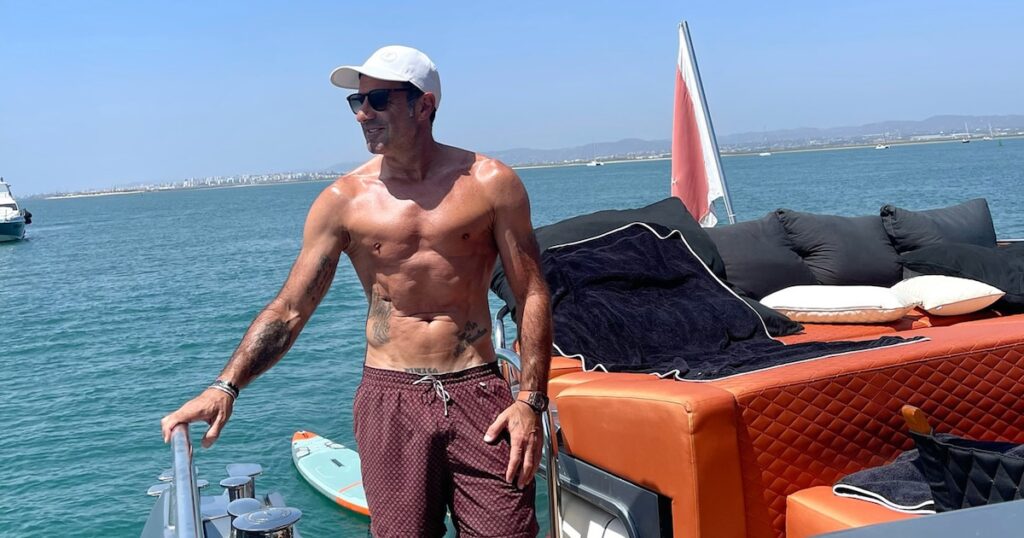 Luis Figo reveló su rutina de alimentación y ejercicio para mantenerse en forma a los 52 años