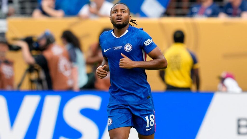 ¿Giro radical con Christopher Nkunku?