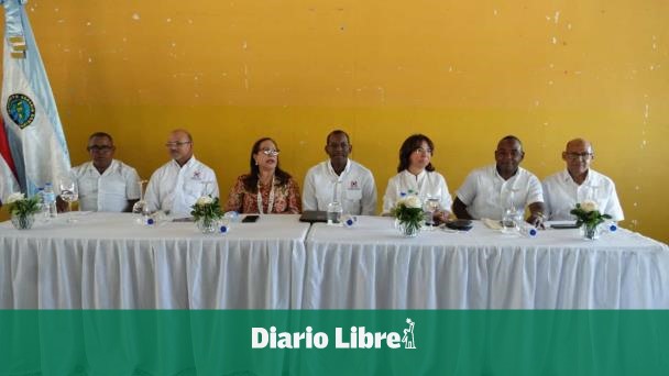 Gobierno inicia programa de titulación para familias en Santiago