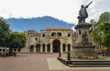  Parque Colón.