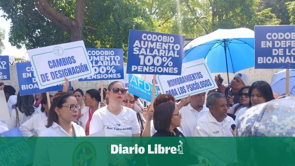 Trabajadores de salud protestan frente al SNS; demandan incentivos