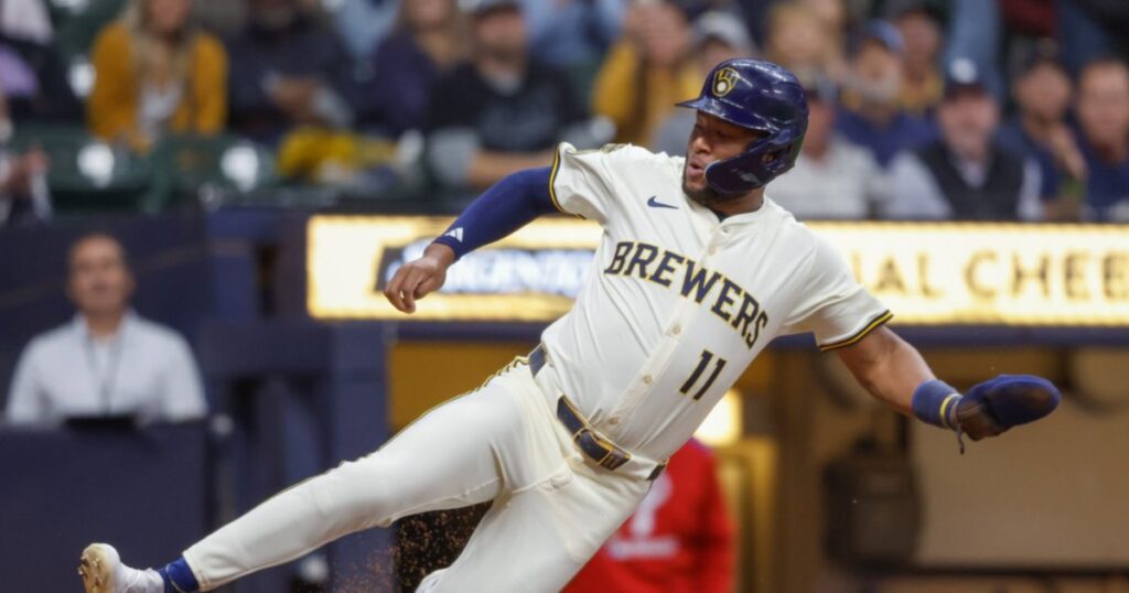 Jackson Chourio hace historia en Milwaukee con su racha ofensiva