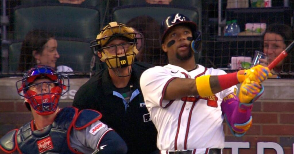 Ronald Acuña Jr. hace vibrar Atlanta con un descomunal batazo e iguala a esta leyenda de Tiburones