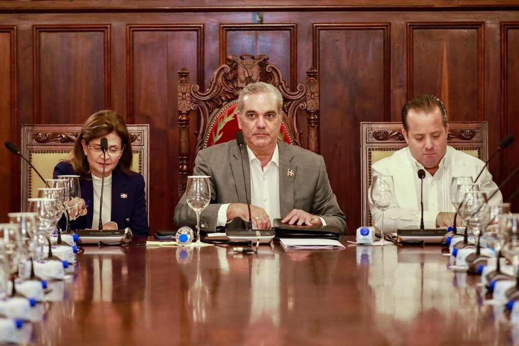 Gobierno celebra Consejo de Ministros: conocen sanciones y tipos penales en la Administración pública del nuevo Código Penal Dominicano y en Ley de Contrataciones Públicas