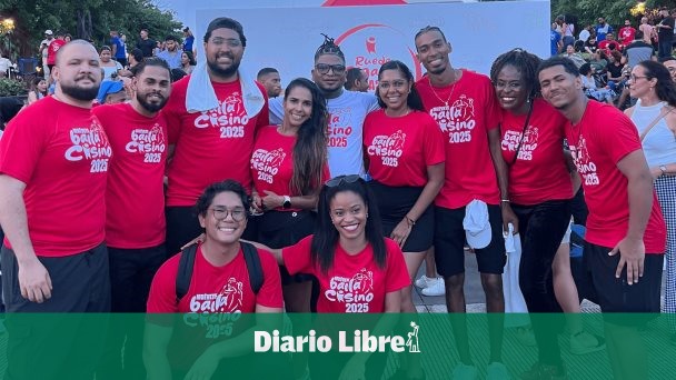 Parque Eugenio María de Hostos bailó a ritmo de la salsa casino