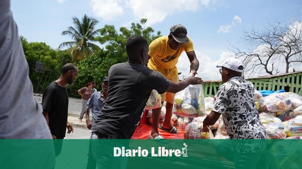 Refidomsa entrega alimentos a 300 familias afectadas por las lluvias