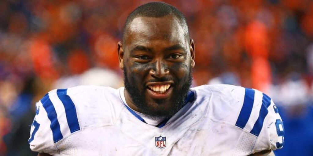 muere Arthur Jones a los 39 años