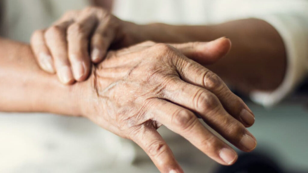 crean una molécula que detiene la proteína cerebral que causa el Parkinson