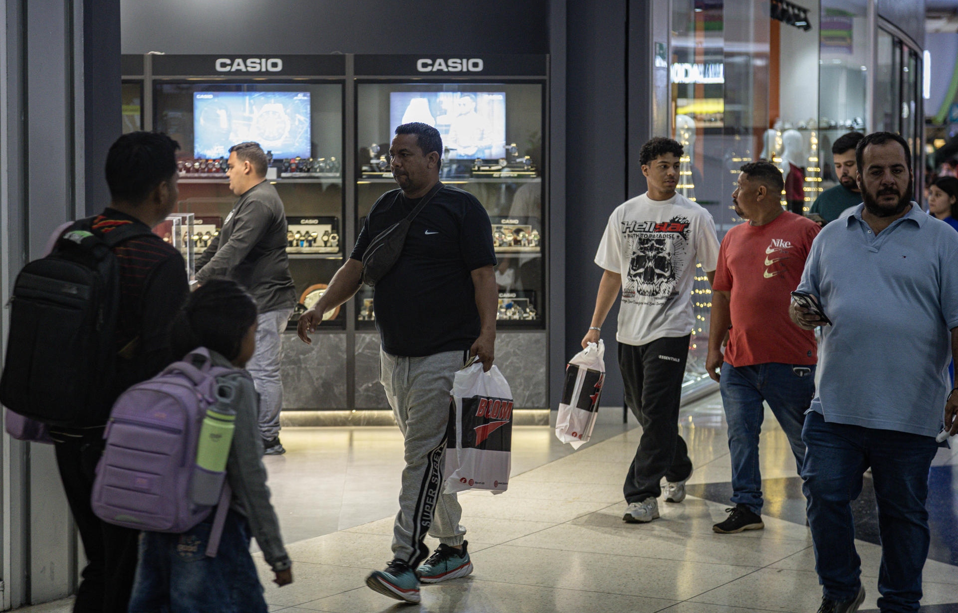 Black Friday en Venezuela: ciudadanos aprovecharon rebajas este 28 de noviembre. Foto: EFE