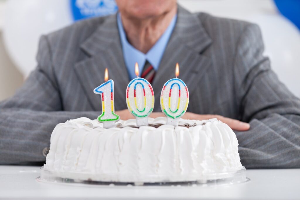 Cómo vivir 100 años con buena salud: el consejo de ChatGPT que nunca te dieron