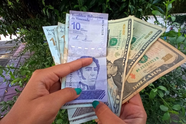 Brecha cambiaria en Venezuela se reduce en medio de la expectativa